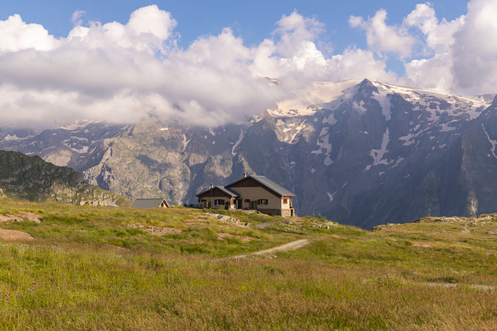 plateau emparis refuge mouterres