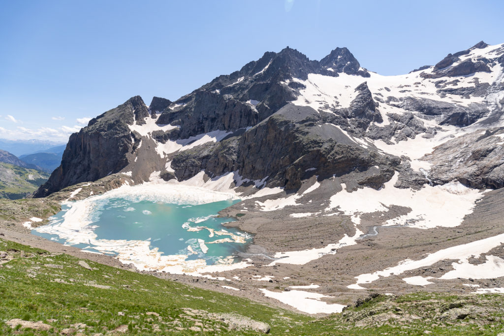 Faire le GR54, grand tour de l'Oisans et les Écrins : récit jour par jour de la randonnée et conseils pour vivre cette sublime aventure. 