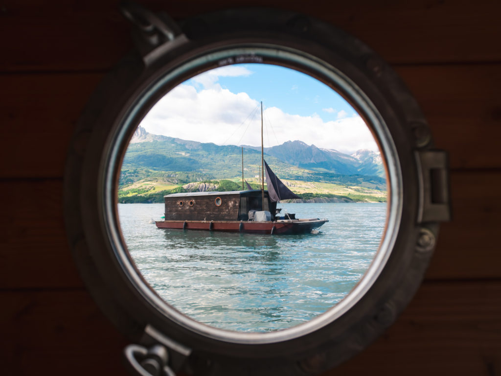 Où dormir au bord du lac de Serre-Ponçon ? 