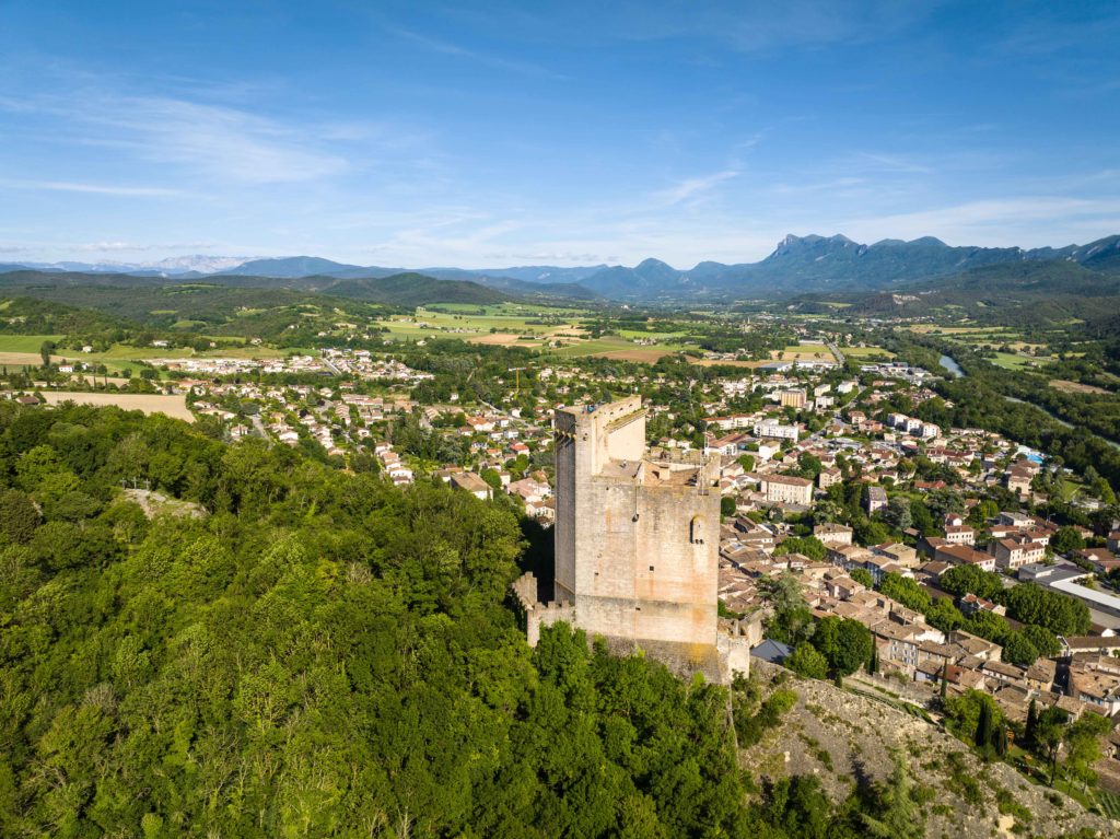 Que voir et que faire en vallée de la Drôme ? tour de crest 