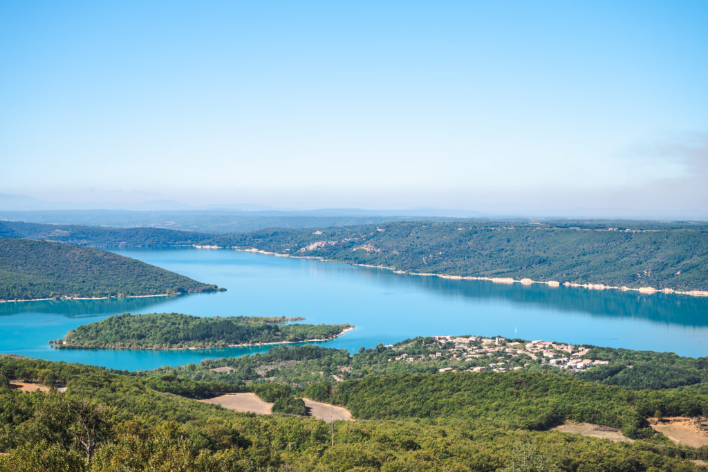 Au coeur du Verdon : que voir et que faire autour du lac de Sainte Croix ? Activités outdoor et bonnes adresses autour de Moustiers Sainte Marie et Aiguines 