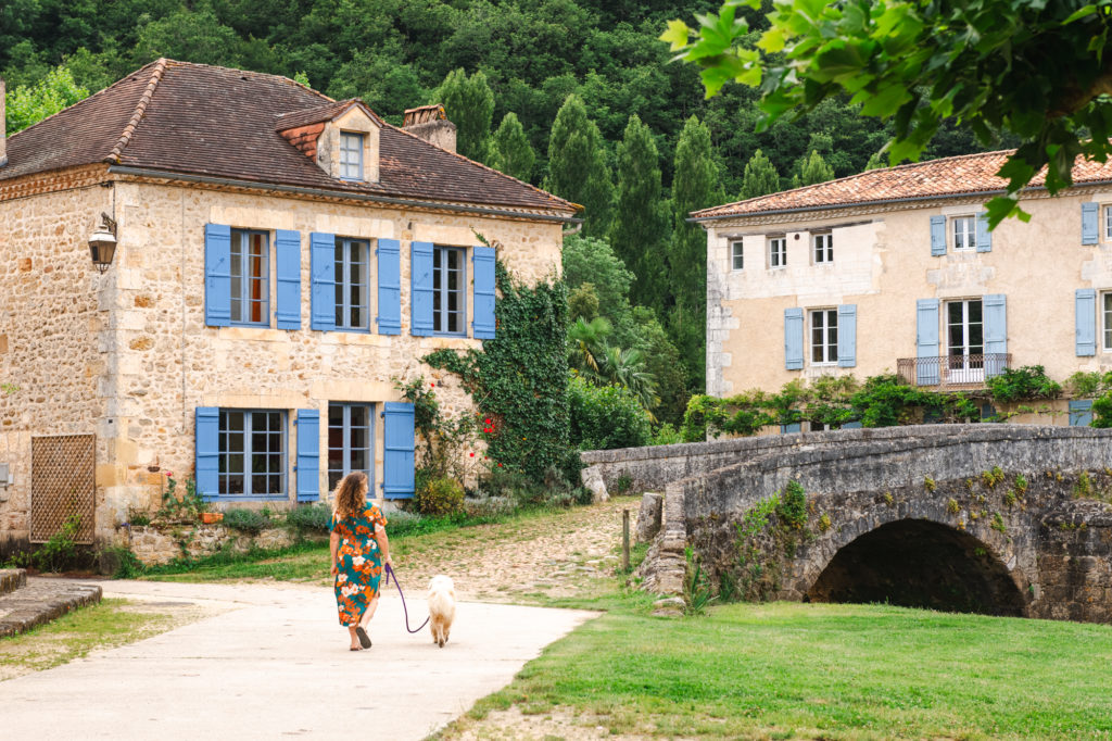 visiter la dordogne avec un chien 