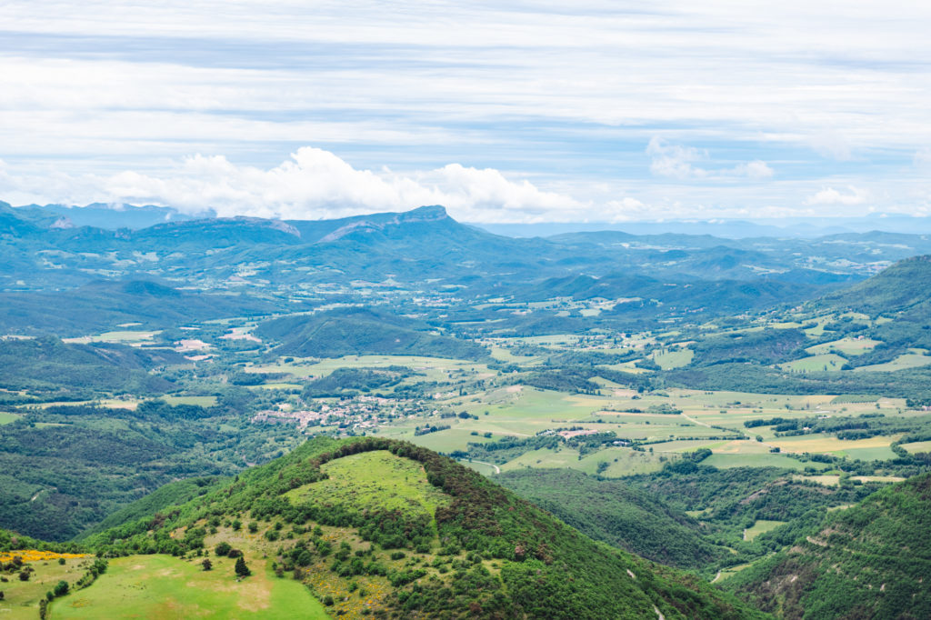 Que voir et que faire en vallée de la Drôme ? Randonnée Gervanne, Omblèze, Croix de Vellan, chute de la Druise