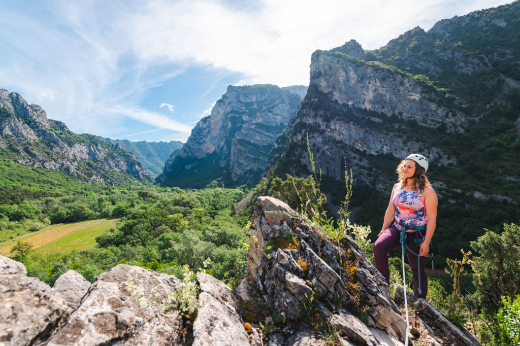 Que voir et que faire en vallée de la Drôme ? escalade en forêt de saoû